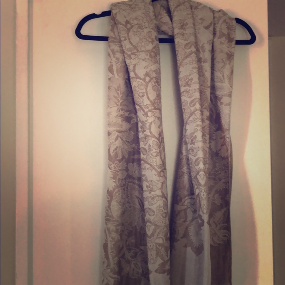Gold scarf